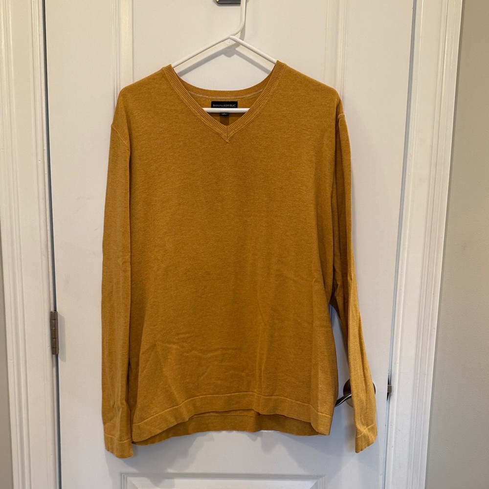 Banana Republic Men's Yellow V-Neck Sweater
